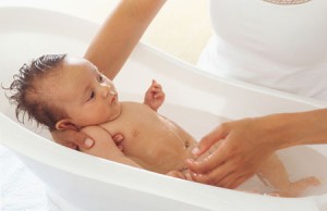 What Can be Done for Eczema in Babies baby in bath